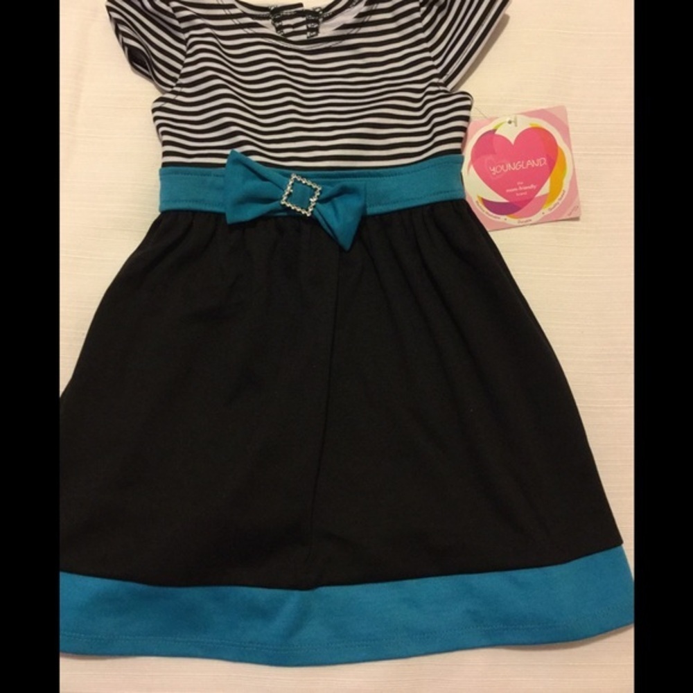 ❤️youngland black and blue dress NWT size 4t❤️